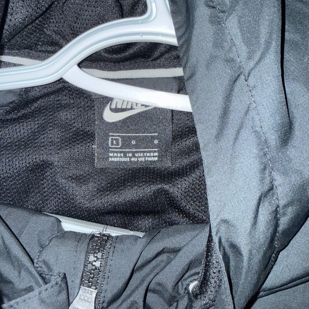 Nike Men's Dark Gray Windbreaker - Picture 3 of 3
